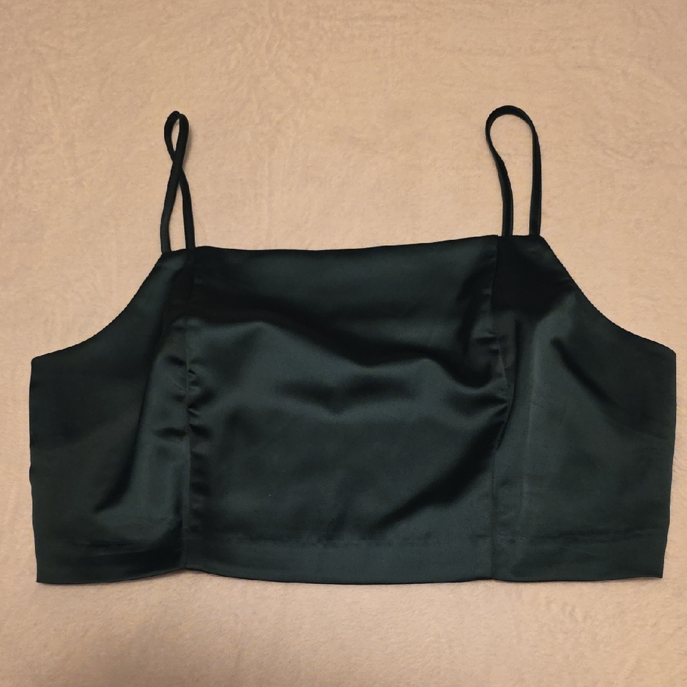 Size L Womans Silk Cropped Top